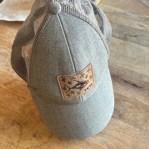 Yeti Gray Cap